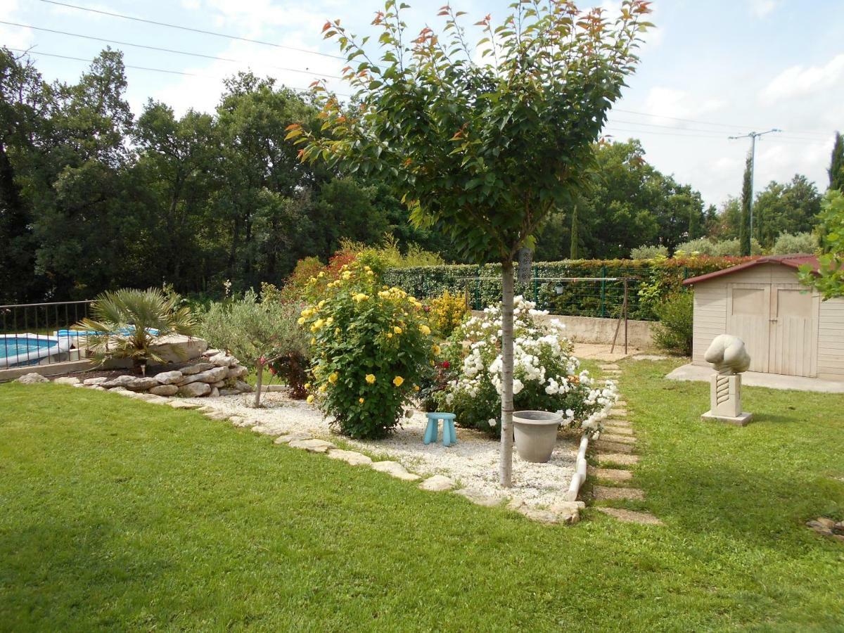Chez Lulu Hotel Saint-Saturnin-d'Apt Exterior foto